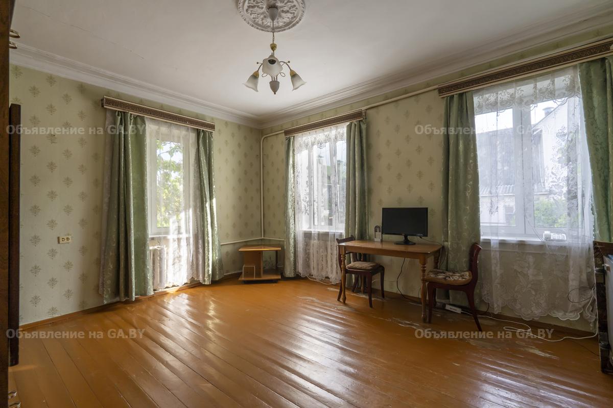 Продам Просторный дом в Минске с участком  - GA.BY